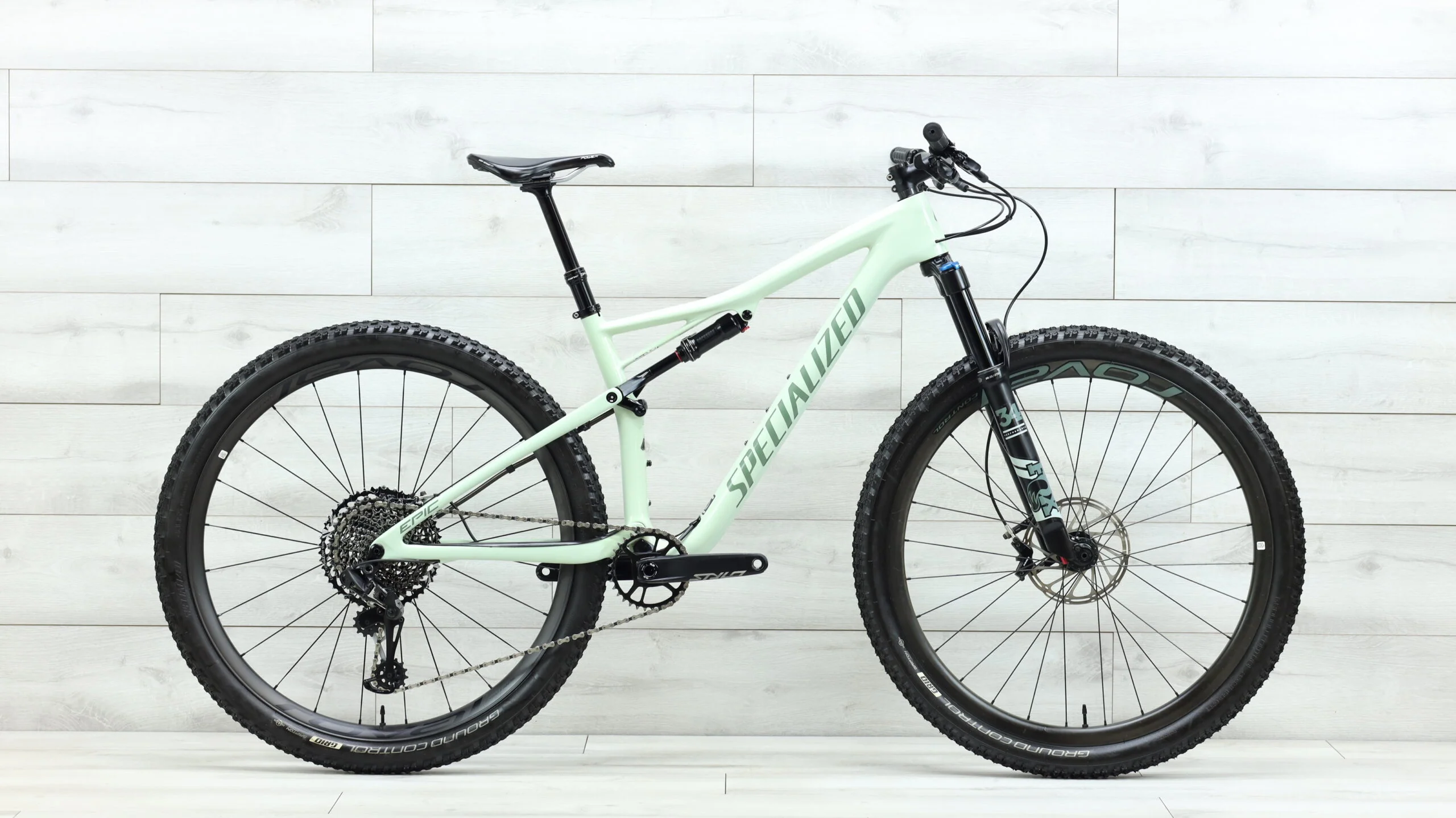 2020 Specialized Epic Expert Carbon EVOMountain Bike - Medium