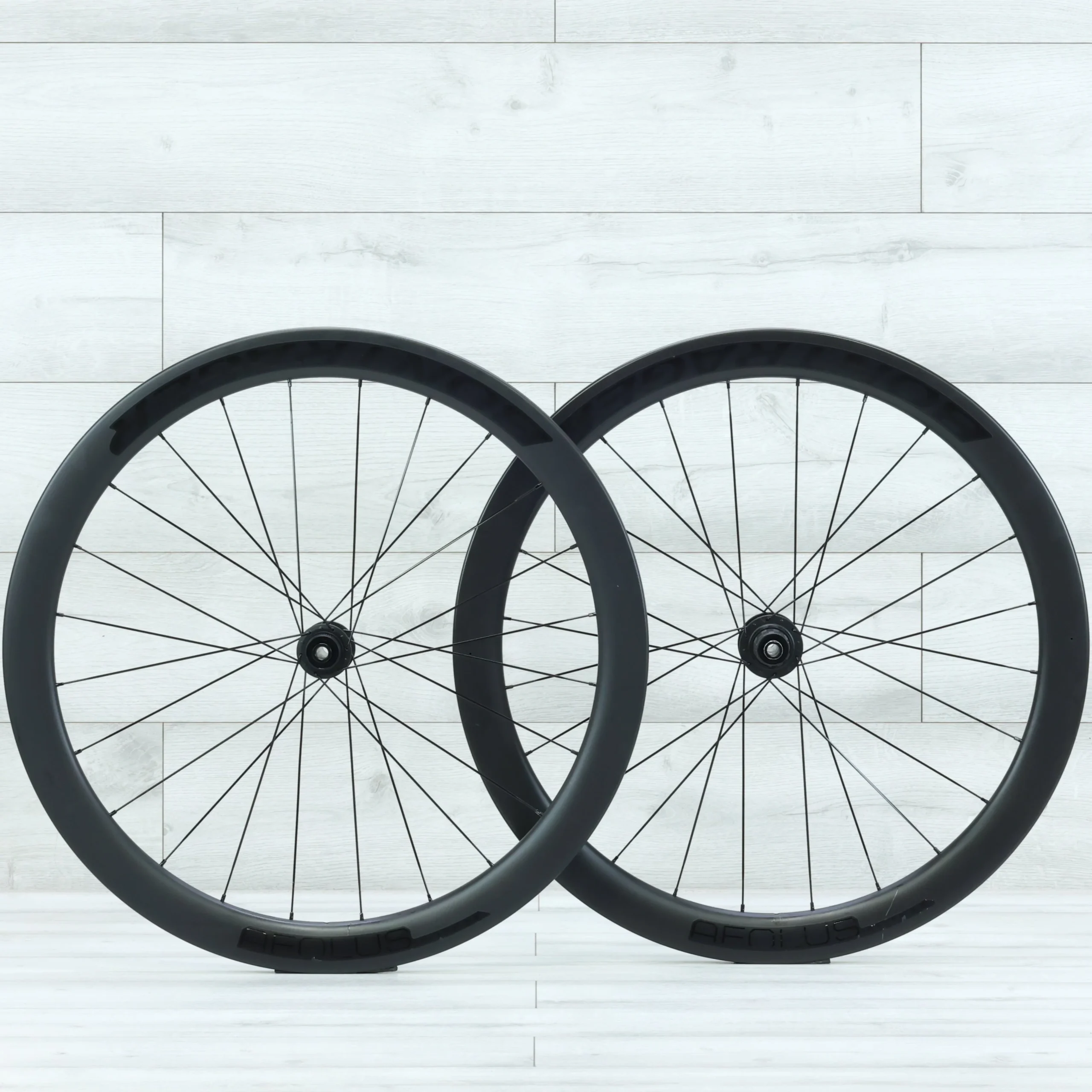 Bontrager Aeolus Elite 50 TLR Carbon Center Lock Disc Wheelset
