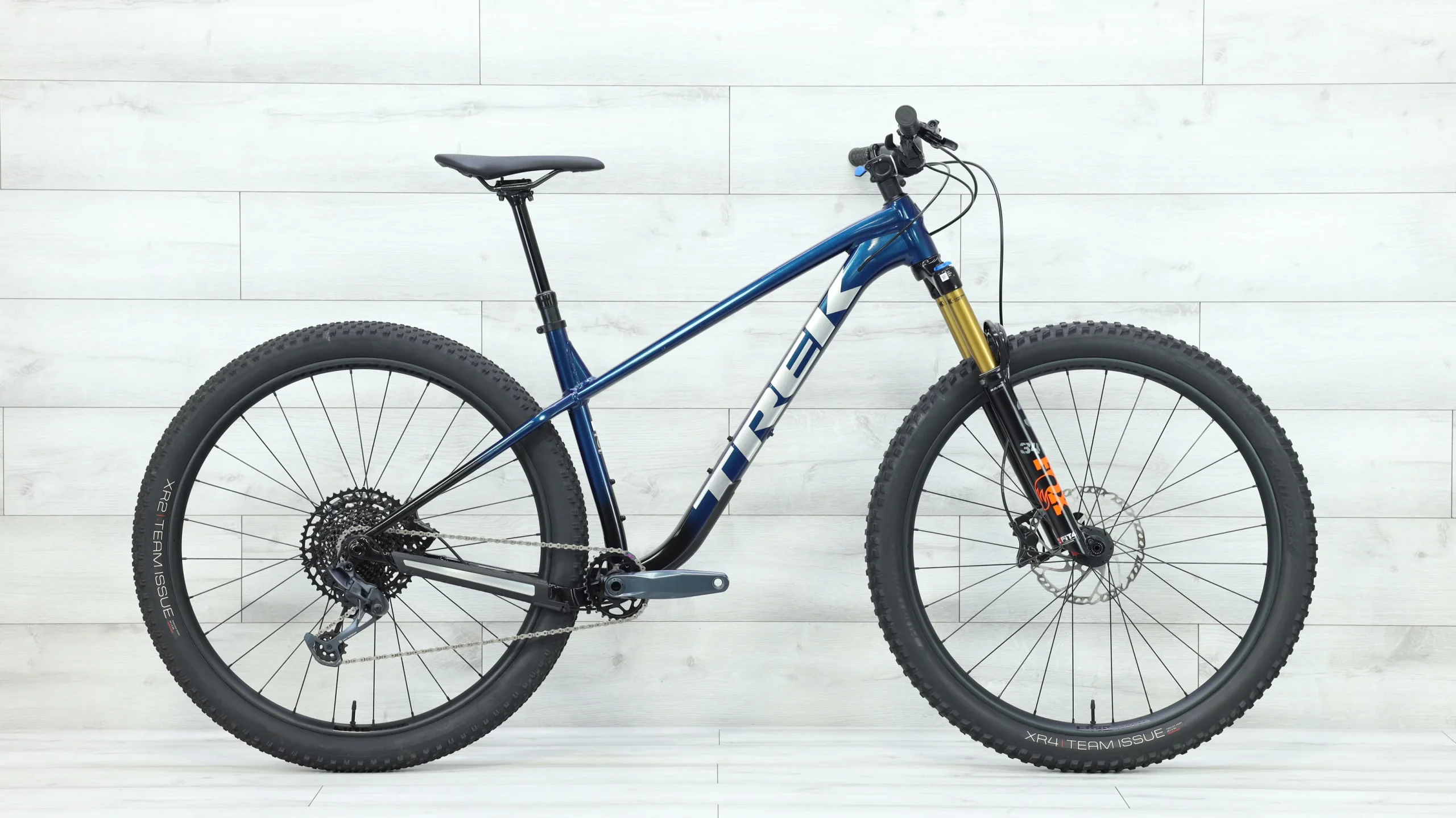 2023 Trek Roscoe 8 Mountain Bike - Large
