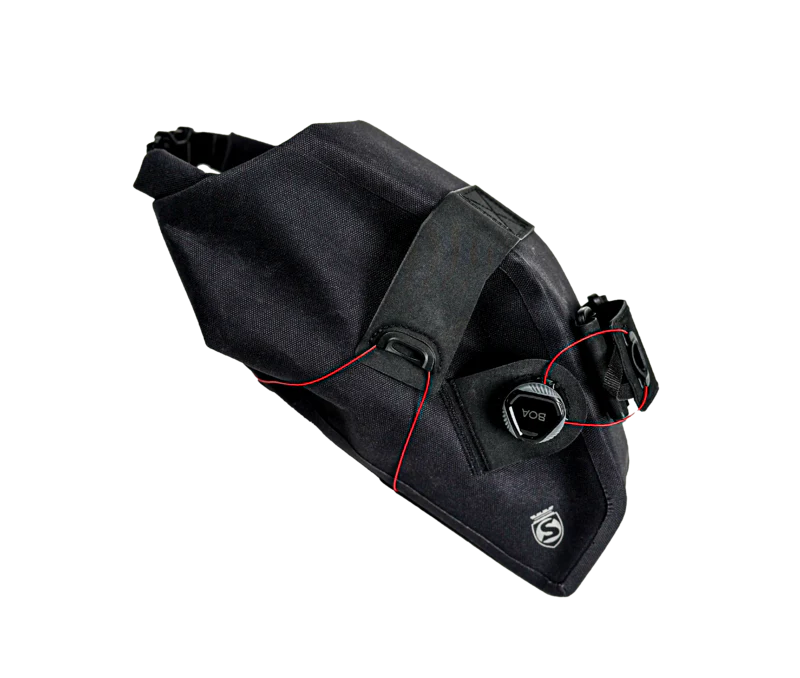 Grinta Roll Top Bag