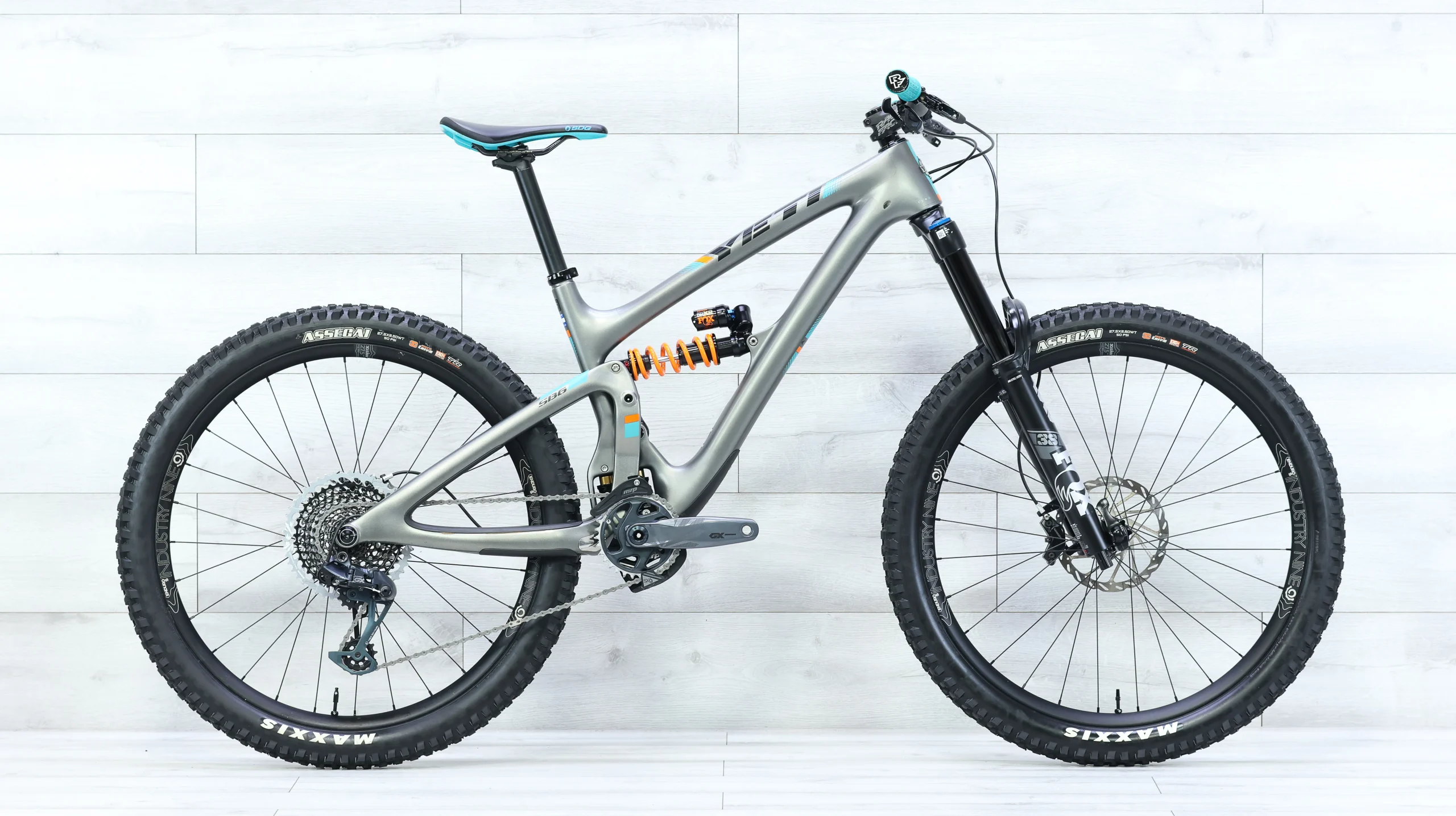 Yeti SB6 Turq Mountain Bike - 2019, Small