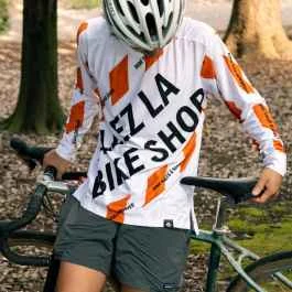 *ALLEZ LA* caution! tech tee (white)